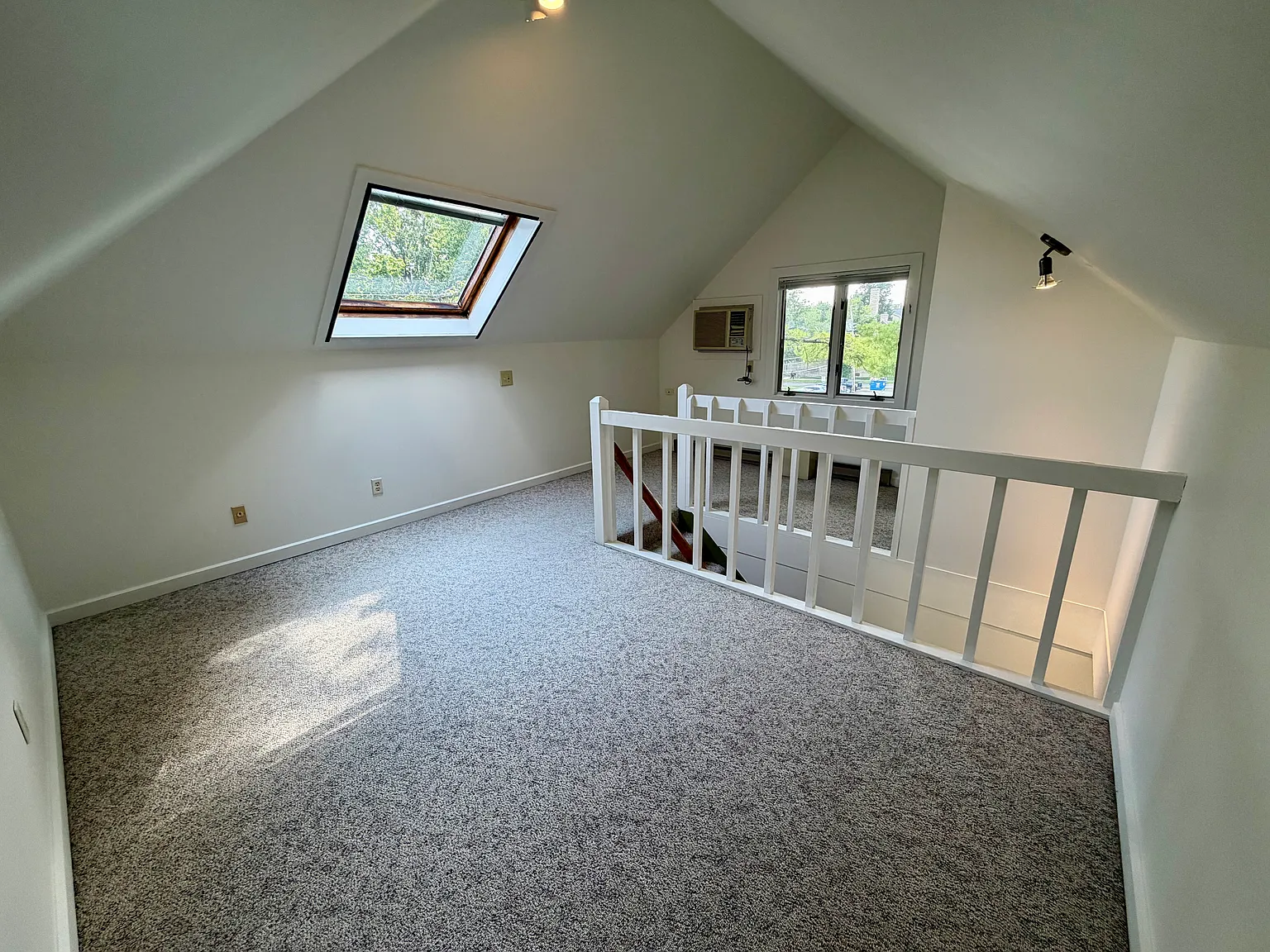 1 bed, 1200 sqft, $1,200 — Photo 4