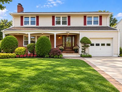 1395 Meadowbrook Rd, Merrick, NY, 11566