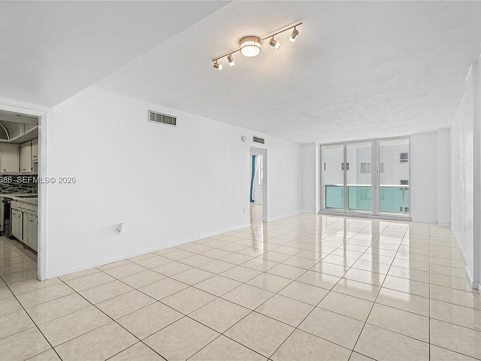 1st image of 5001 Collins Ave APT 5E
