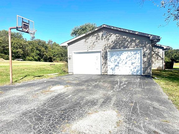 2nd image of 2588 E Brentwood Est