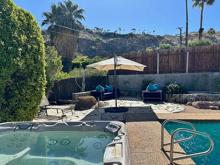 2270 E Smokewood Ave — Photo 36