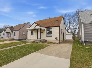 29871 Quinkert St, Roseville, MI 48066