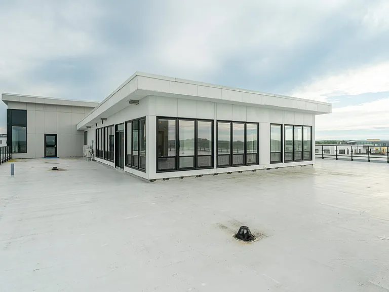 172 Wentworth Dr — Photo 14