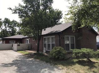 631 W South St, Crown Point, IN 46307