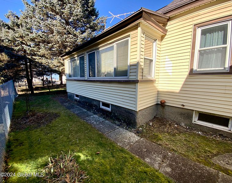 5th image of 111 2nd Avenue
