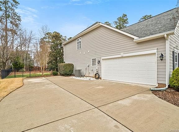 4th image of 7973 Salem Springs Dr
