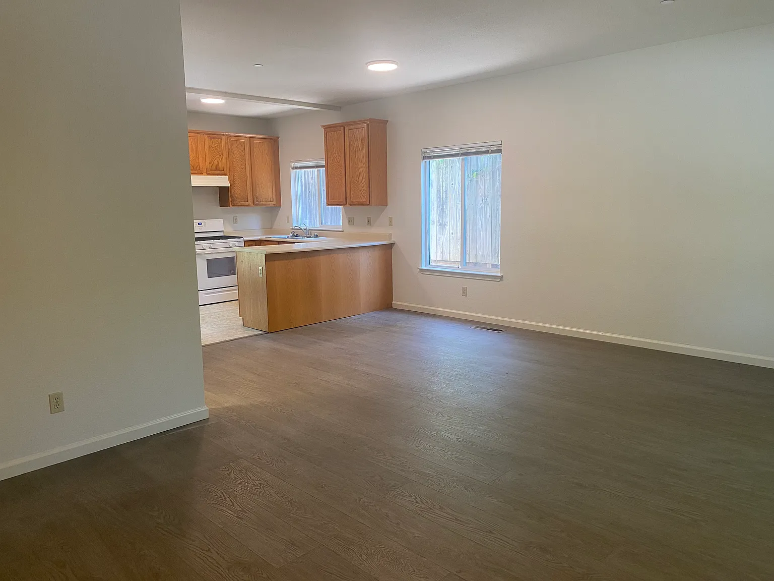2 bed, 2.5 bath, $3,000 — Photo 4