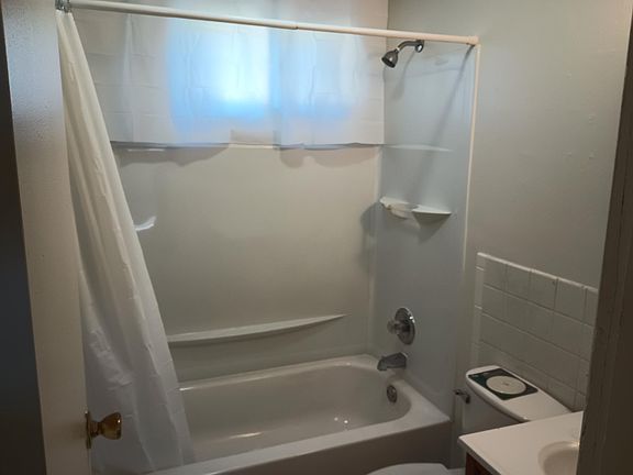 5th image of 104 W Belle St