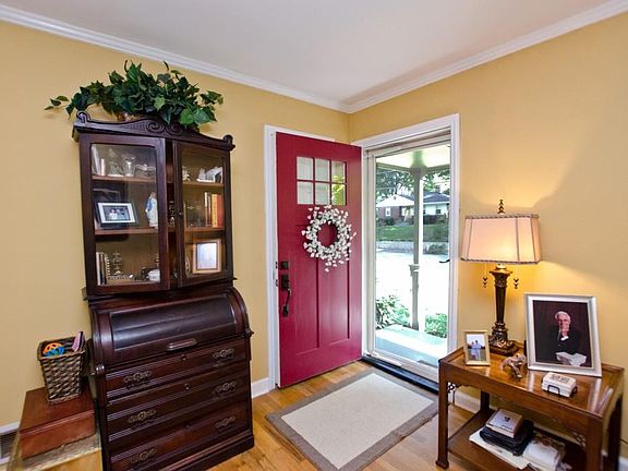 2nd image of 1078 Pinehurst Dr SE