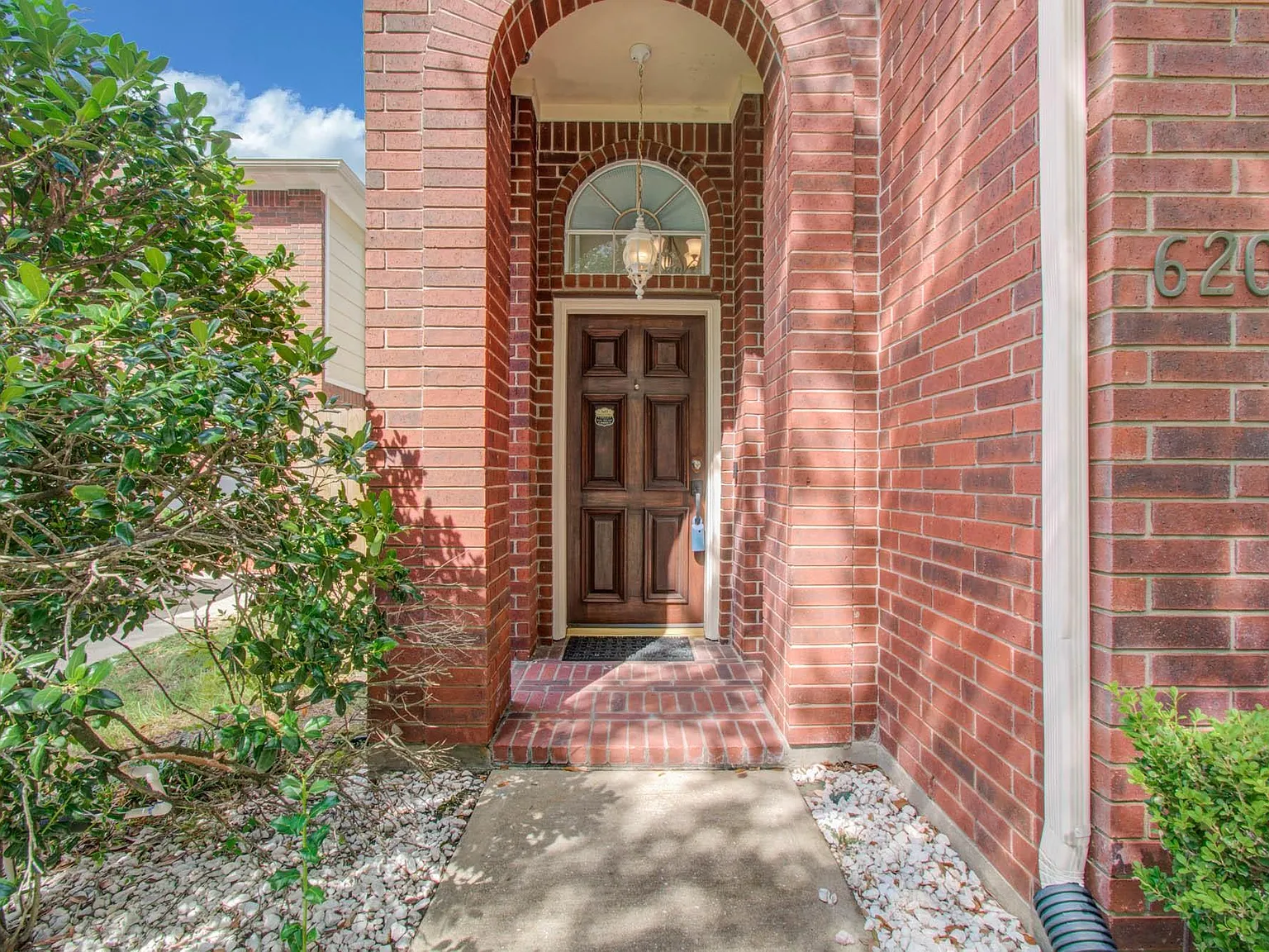 4 bed, 3.5 bath, 2613 sqft, $2,995 — Photo 3