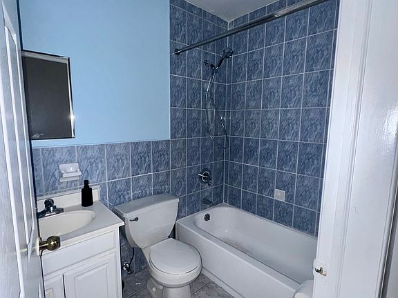 5th image of 25 Orchard St #401