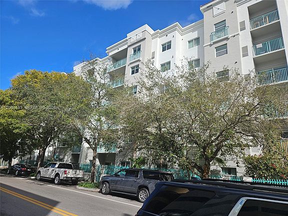 3rd image of 6001 SW 70th St APT 655