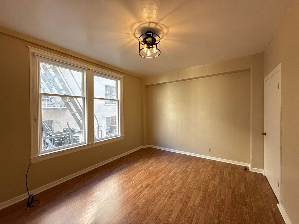 1220 Powell St #1B