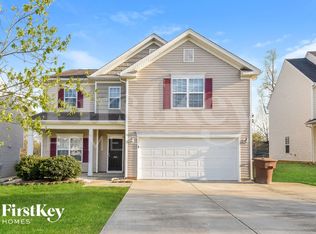 905 Thorncroft Rd, Greensboro, NC 27406