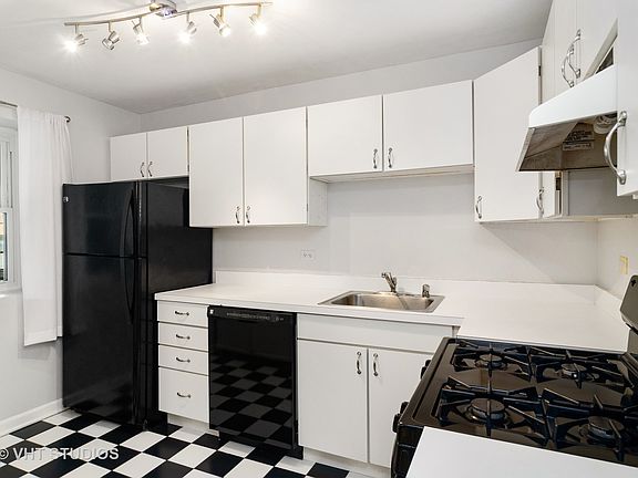 4th image of 5323 N Kenmore Ave #1