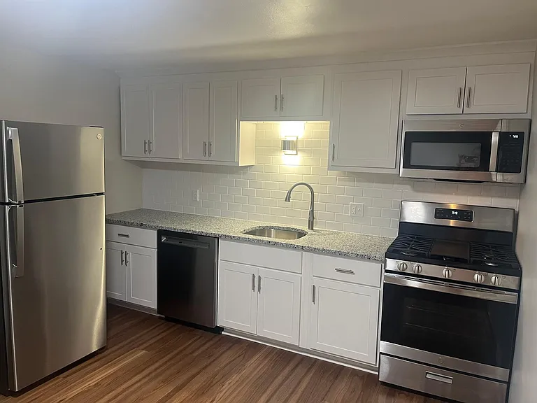 321 Crosby Ave #UPPER — Photo 2
