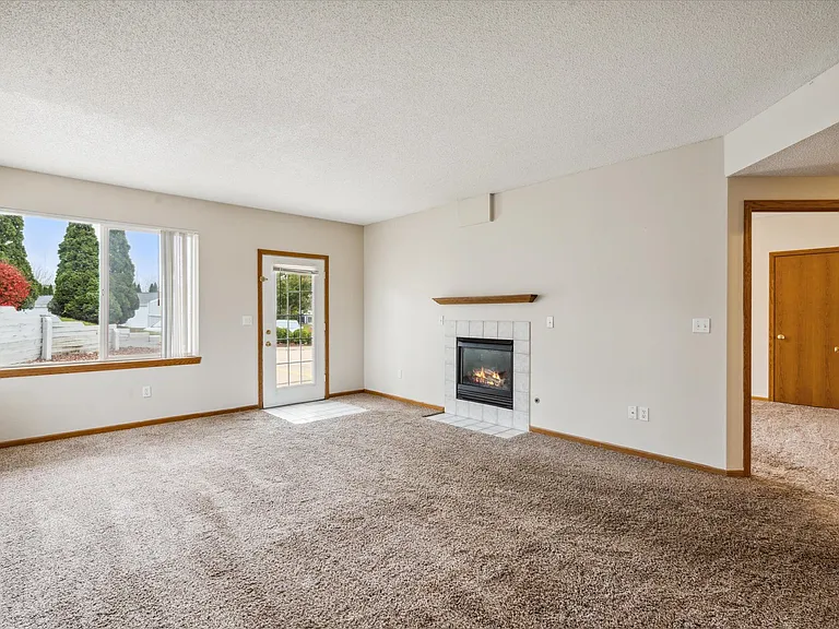 Grand Ridge — Photo 48