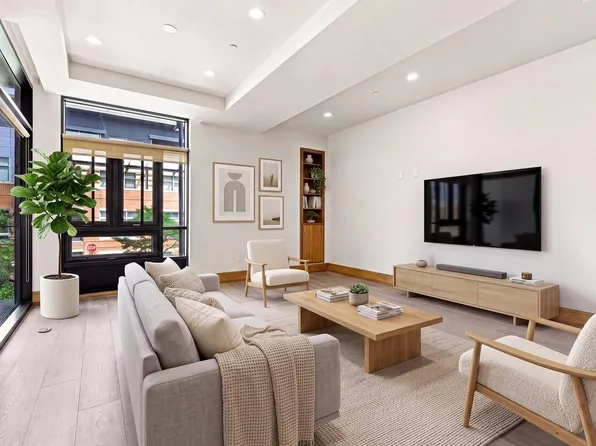 1077 Canyon Blvd #211, Boulder, CO 80302