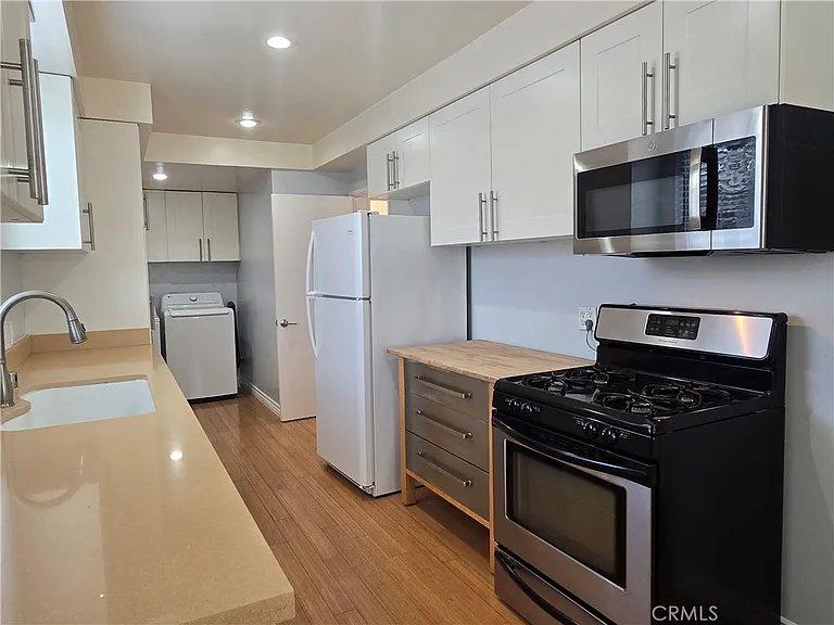 18717 Cranbrook Ave — Photo 6