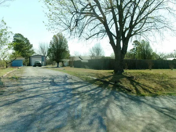 9742 NW Chibitty Rd, Lawton, OK 73507