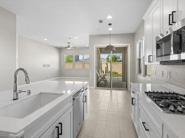 9868 Heather Moore Ave, Las Vegas, NV 89166