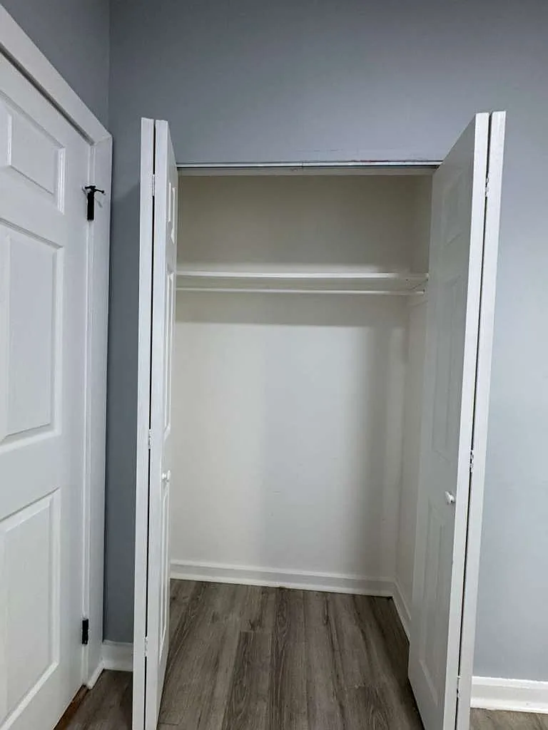 3 bed, $2,200 — Photo 2