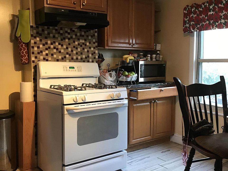 2nd image of 294 Princeton St #1X