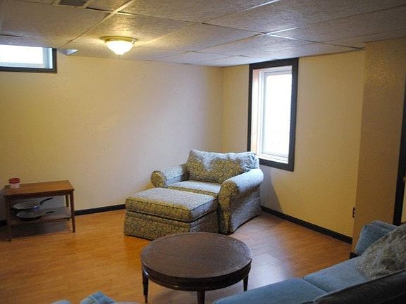 3rd image of 800 Air Hill St APT 4
