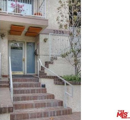 3rd image of 2225 N Beachwood Dr APT 205