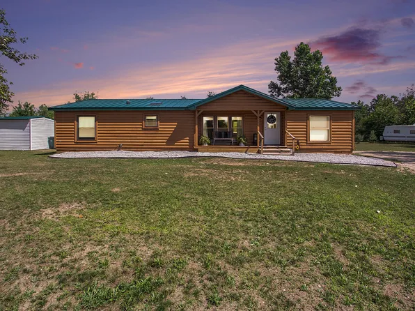 7844 Ronda Dr, Fremont, MI 49412