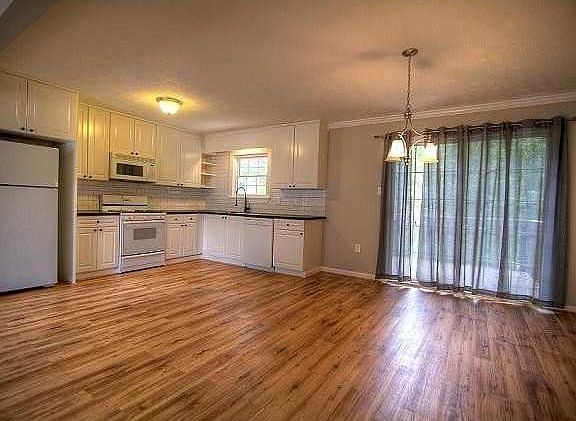 4th image of 6218 Crestview Ln