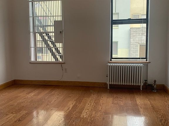 2nd image of 261 E 10th St APT 15