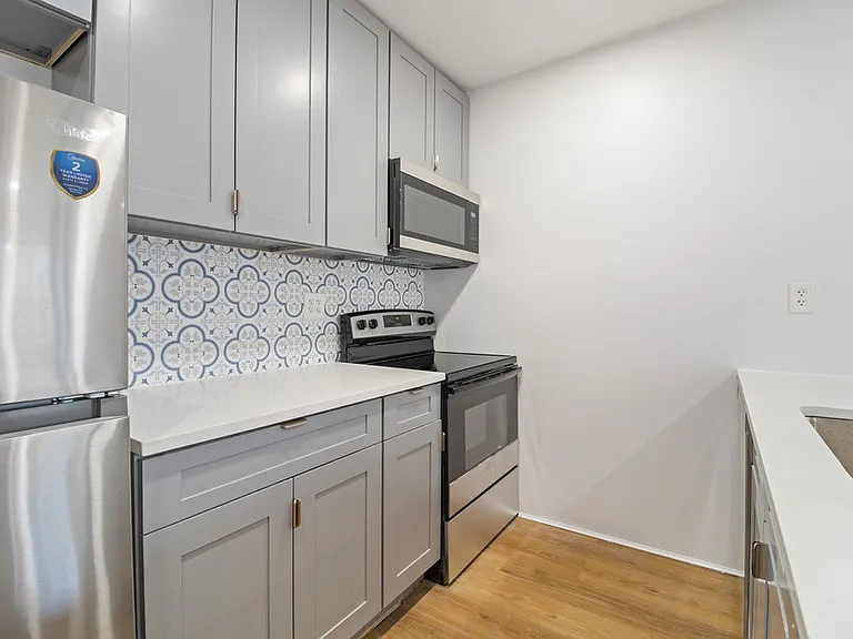 1428 A St SE #2 — Photo 7