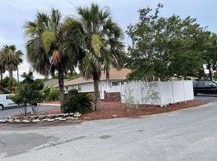 1613 Green Briar Pkwy APT B, Gulf Breeze, FL 32563