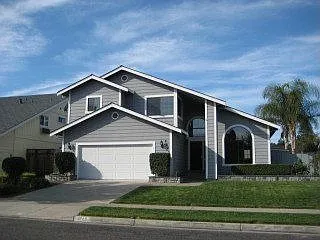8745 Poplar Dr photo 1