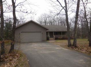 36 Ridge Rd, Marquette, MI 49855