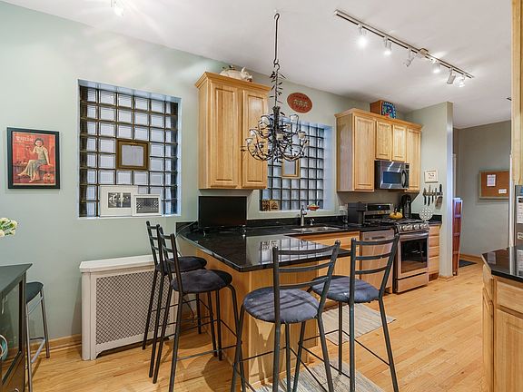 5th image of 1053 E Hyde Park Blvd #1