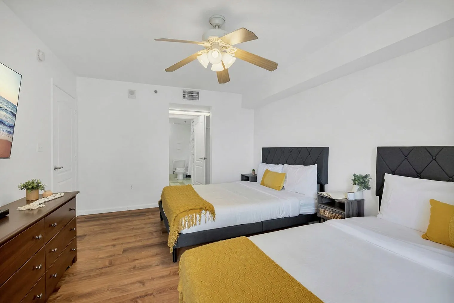 1 bed, 1.0 bath, 818 sqft, $2,640 — Photo 3