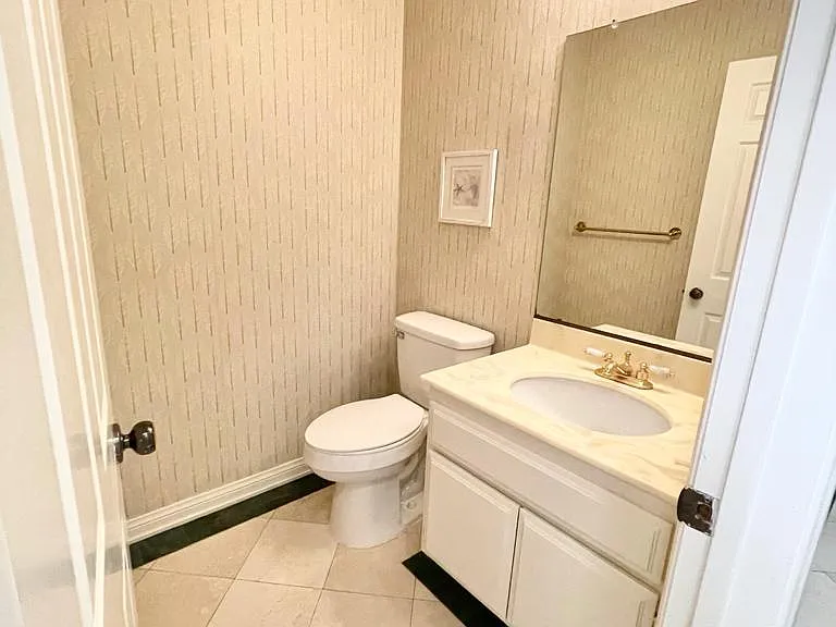10308 Almayo Ave #5 — Photo 11