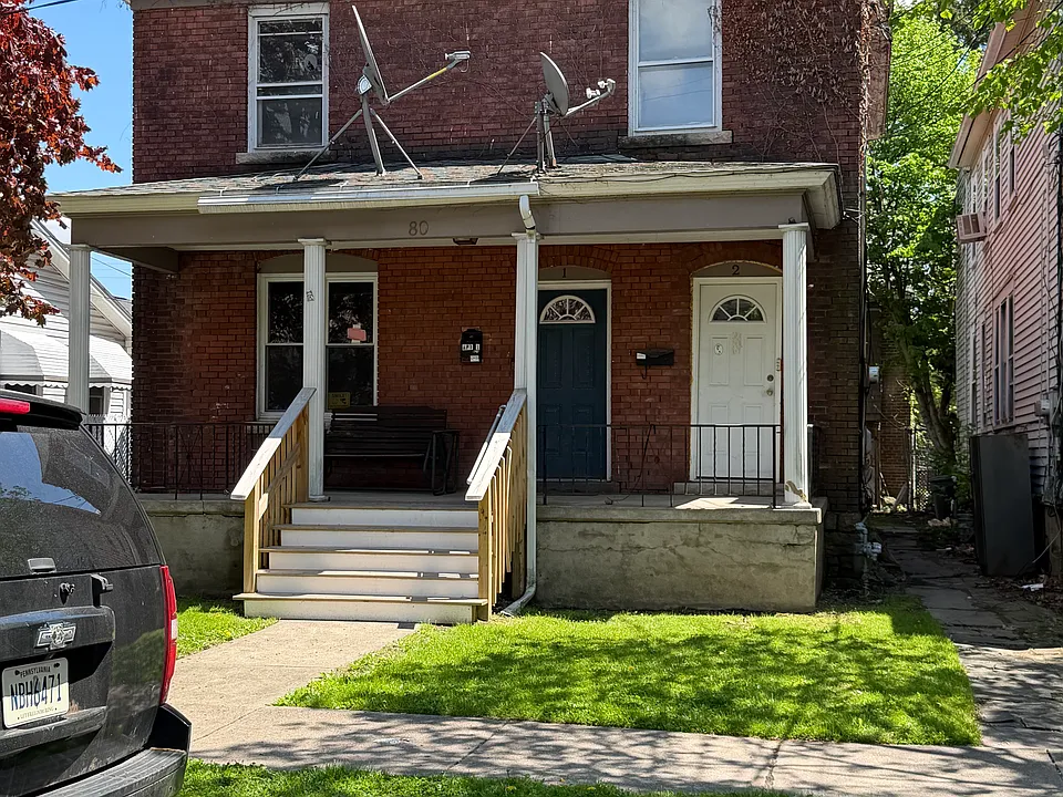 80 Carlisle St #2
