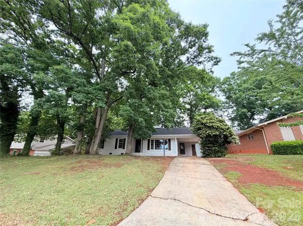 1409 Woodberry Rd, Charlotte, NC 28212