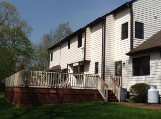 3 Hartsdale St, Saint James, NY 11780