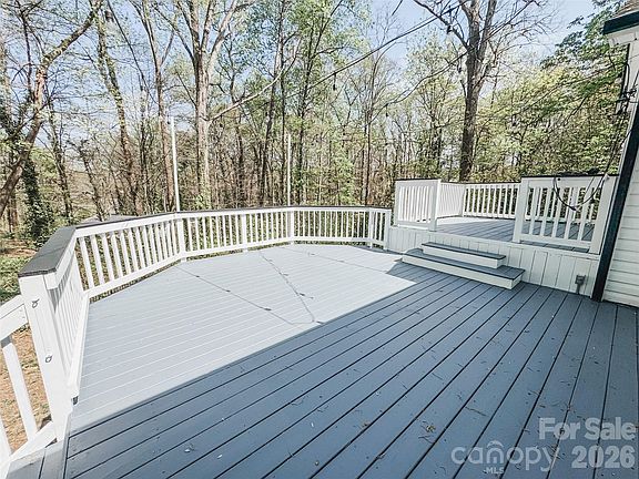 5th image of 632 Todd Dr NE