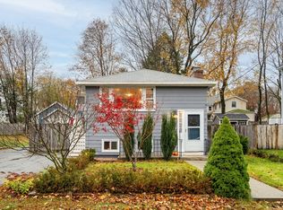 16 Glen Rd, Reading, MA 01867