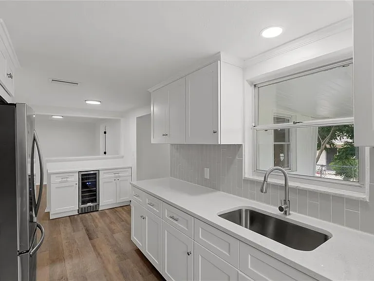 5165 Greenwood St — Photo 11