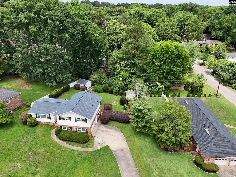 625 Challedon Dr — Photo 2