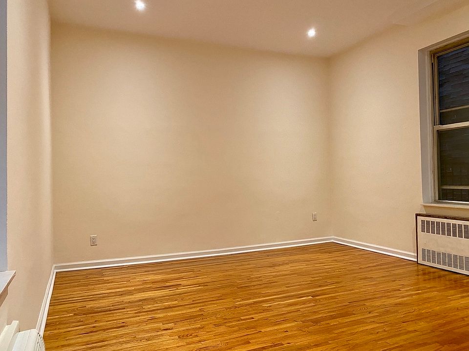 2nd image of 226 W 78th St #3FC