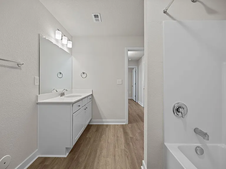 Harbor Village Apartments — Photo 52