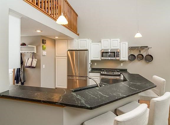 5th image of 601 Crane Creek Ln