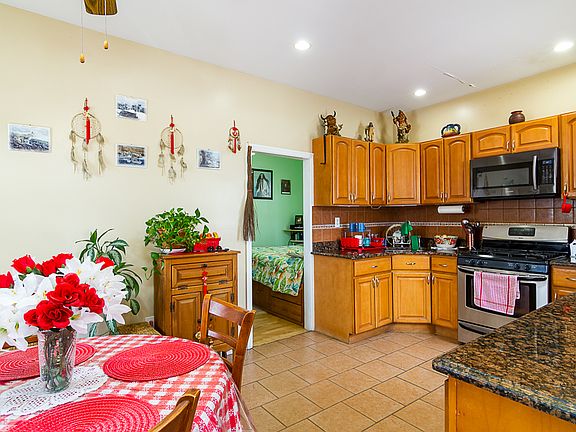 3rd image of 6905 Caldwell Ave
